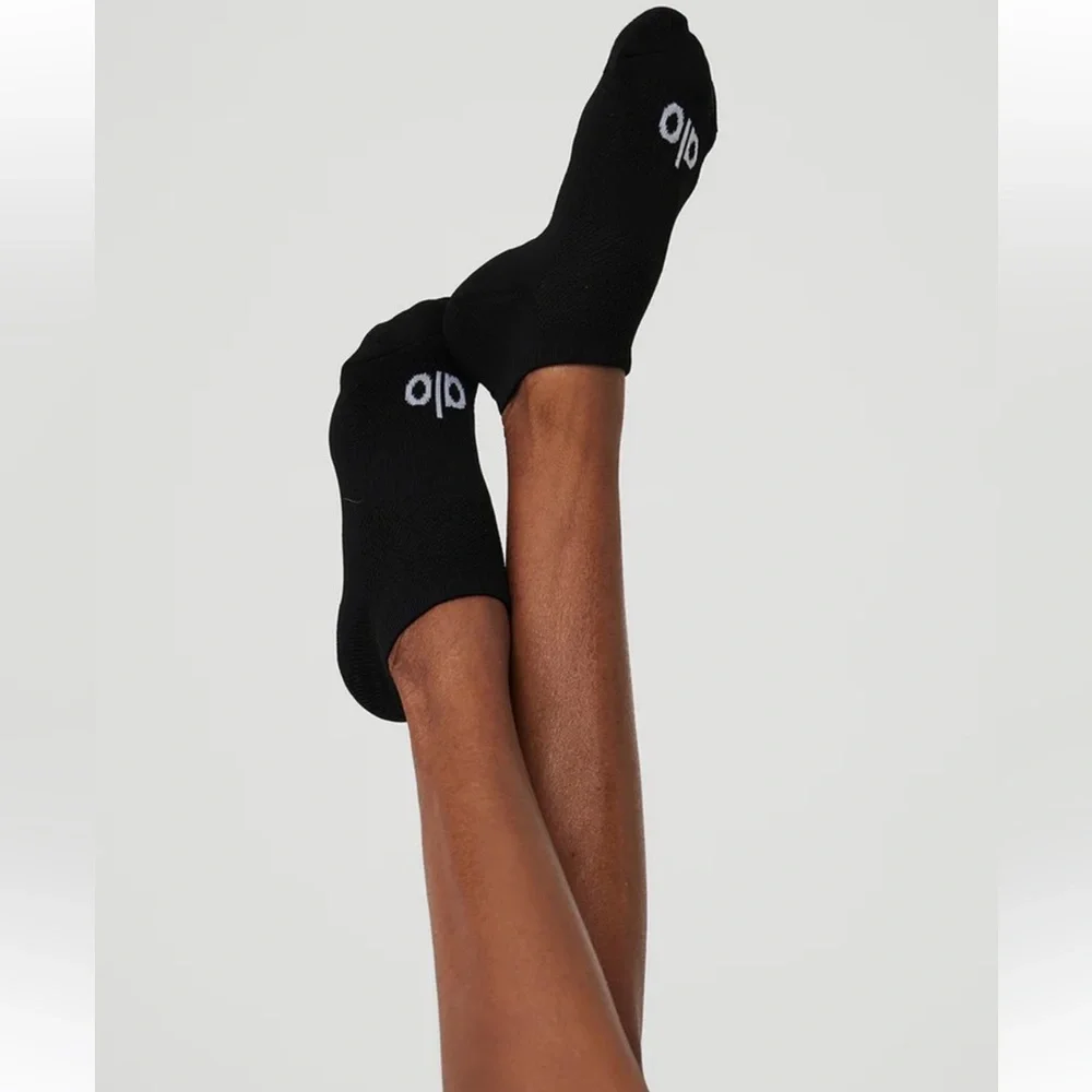ALO Yoga 3 pairs of  Athletic Ankle Socks